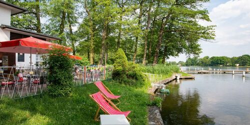 Liegewiese im Strandbad Neue Mühle, Foto: Steffen Lehmann, Lizenz: TMB-Fotoarchiv