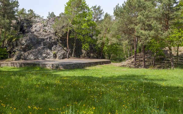 Rothsteiner Felsen mit Felsenbühne, Foto: LKEE/Andreas Franke, Lizenz: LKEE/Andreas Franke